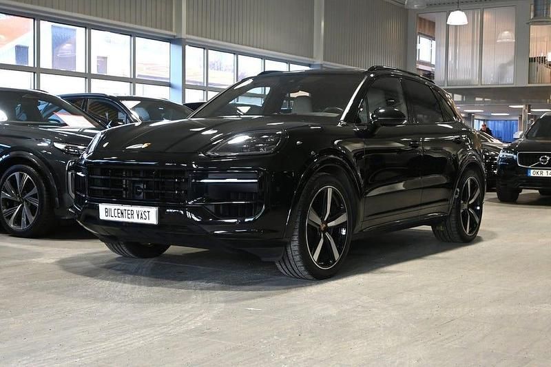 Chromite svart metallic Begagnad 2024 Porsche Cayenne SUV | 1 049 000 kr - Bild 1/4
