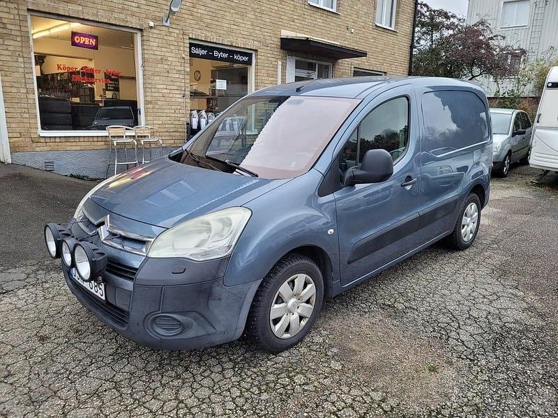Grå Begagnad 2008 Citroën Berlingo Minibuss | 39 900 kr (Marknadspris) - Bild 1/4
