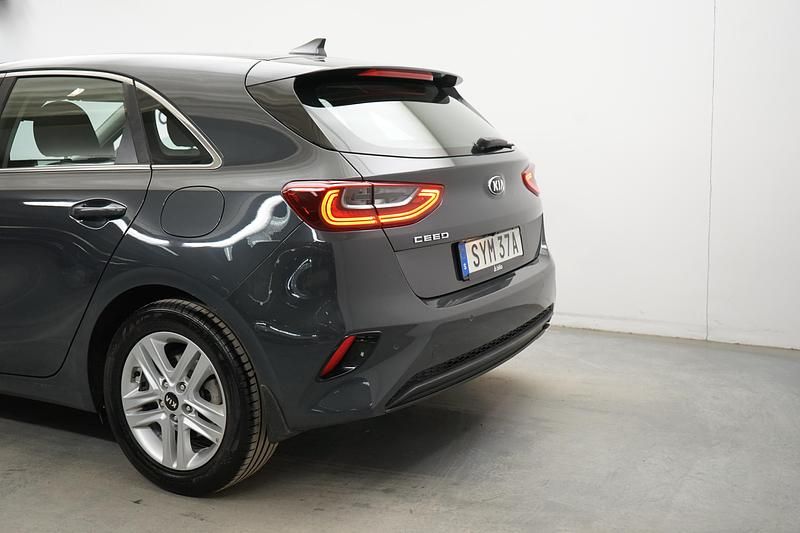 Begagnad Kia Ceed 121 HK (88 kW) 2019 Grå Halvkombi