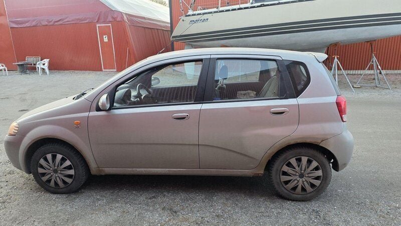 Silver Begagnad 2005 Chevrolet Kalos Halvkombi | 6 000 kr (Superpris) - Bild 1/4