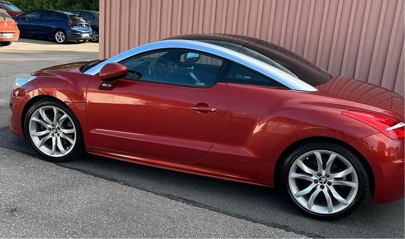 Röd Begagnad 2012 Peugeot RCZ Sportkupé | 122 000 kr (Dyr) - Bild 1/4