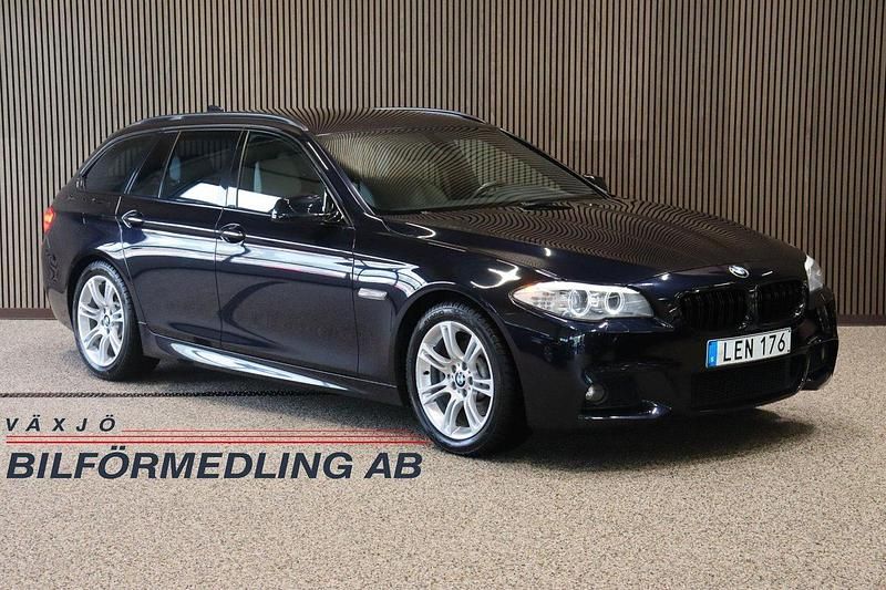Svart Begagnad 2010 BMW 523 M Sport Kombi | 124 900 kr (Dyr) - Bild 1/4