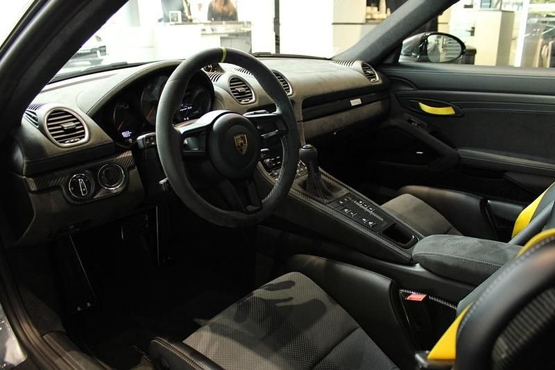 Begagnad Porsche 718 Spyder 500 HK (367 kW) 2024 Grå Cab