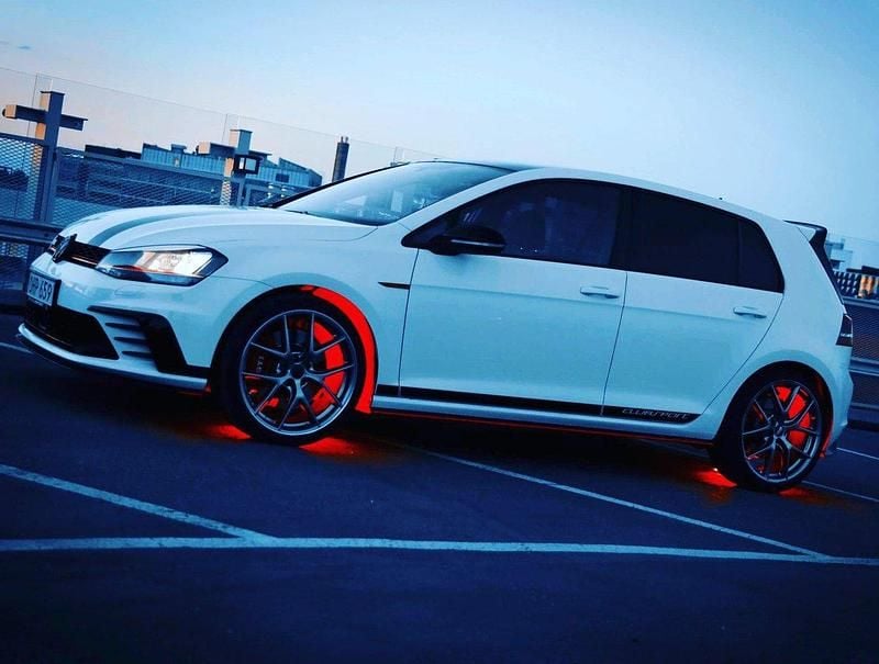 Begagnad 2017 VW Golf VII GTI Clubsport Halvkombi | 255 000 kr (Marknadspris) - Bild 1/4