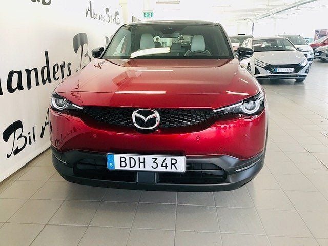 Begagnad Mazda MX30 Cosmo 105 kW (143 HK) 2020 Röd SUV