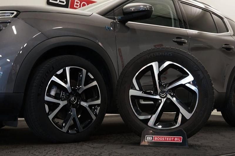 Begagnad Citroën C5 Aircross Exclusive 225 HK (165 kW) 2022 Grå (grå metallic) SUV