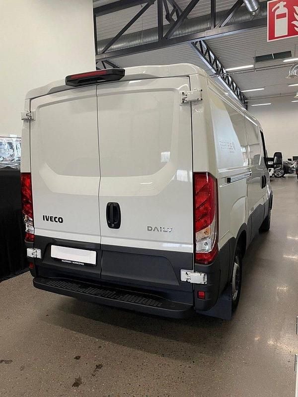 Ny Iveco Daily 136 HK (100 kW) 2025 Vit Van