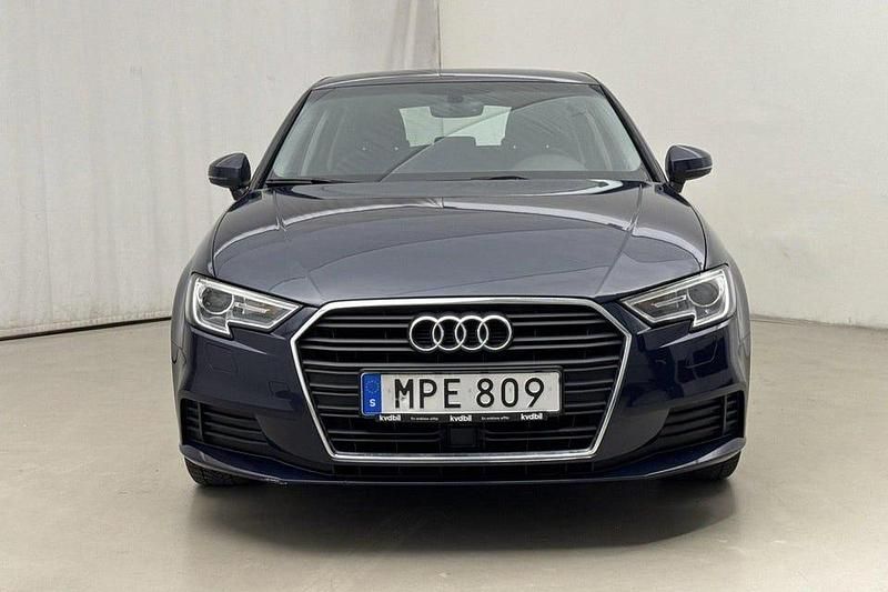 Begagnad 2017 Audi A3 Sportback g-tron Comfort Halvkombi | 142 000 kr - Bild 1/4