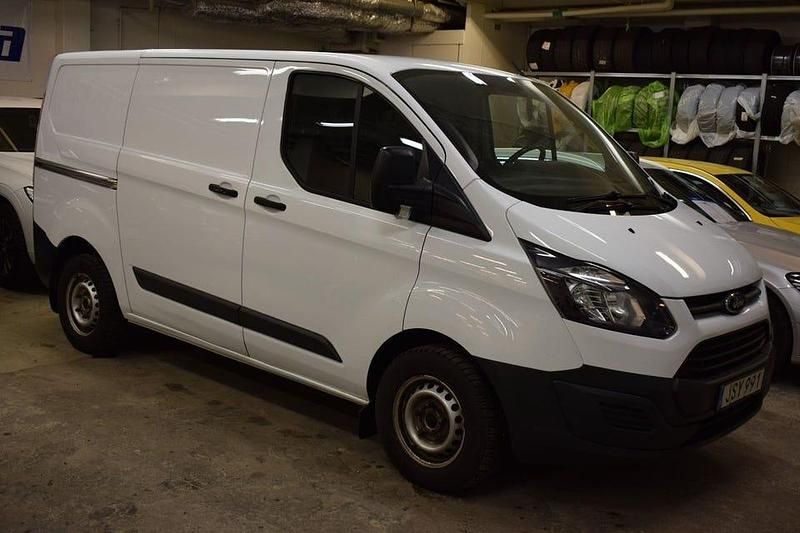 Begagnad Ford Transit Custom 101 HK (74 kW) 2015 Vit Minibuss