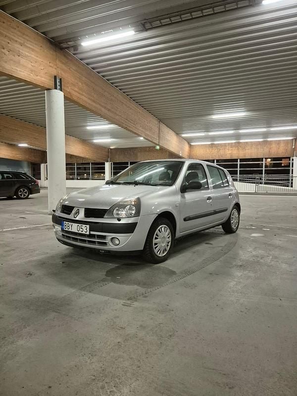 Begagnad 2006 Renault Clio R.S. Halvkombi | 21 000 kr (Bra pris) - Bild 1/4