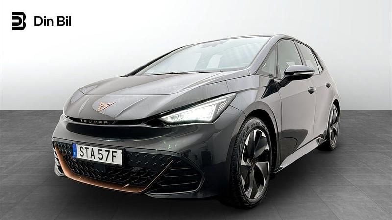 Begagnad Cupra Born e-Boost 169 kW (231 HK) 2023 Grå Halvkombi