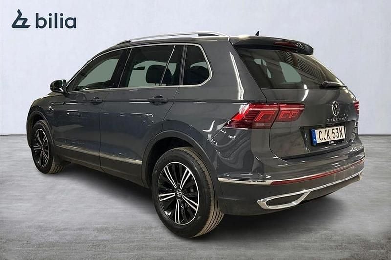 Begagnad VW Tiguan Elegance 203 HK (149 kW) 2021 Grå SUV