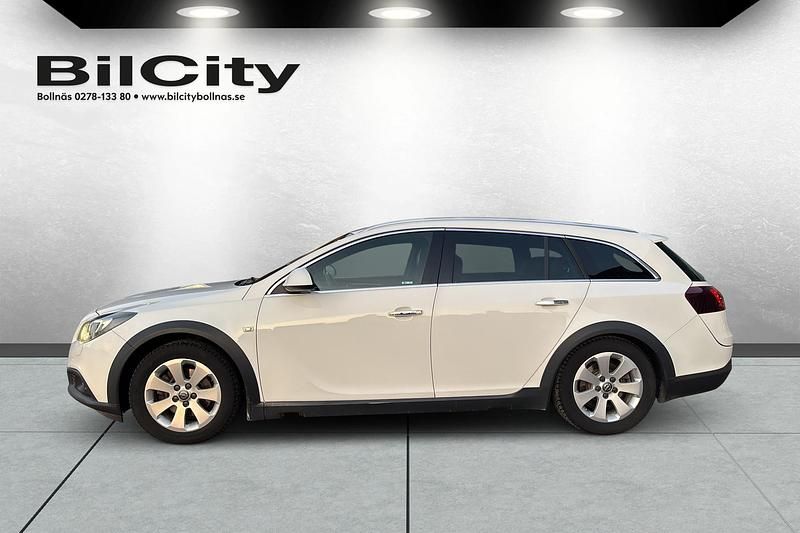 Begagnad Opel Insignia Country Tourer 171 HK (125 kW) 2017 Vit Kombi