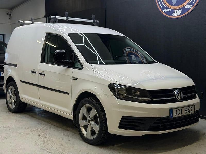 Begagnad VW Caddy 75 HK (55 kW) 2019 Vit Minibuss