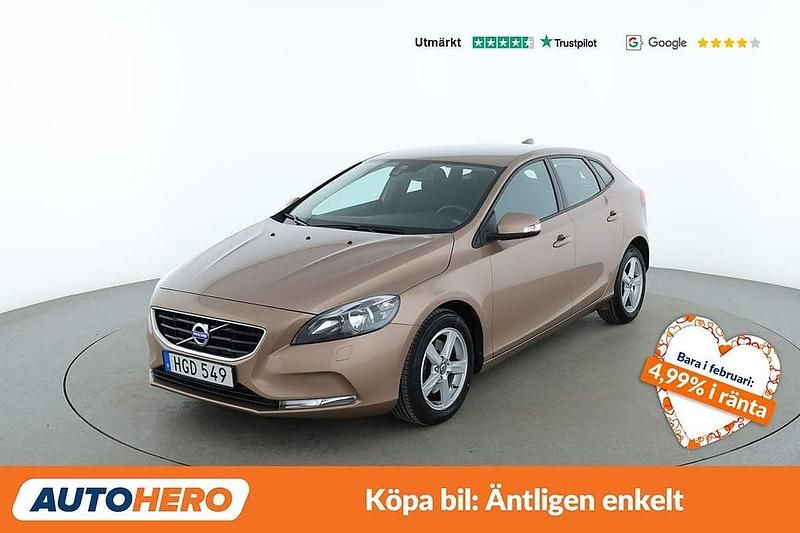Brun Begagnad 2014 Volvo V40 Kinetic Halvkombi | 142 000 kr (Superpris) - Bild 1/4