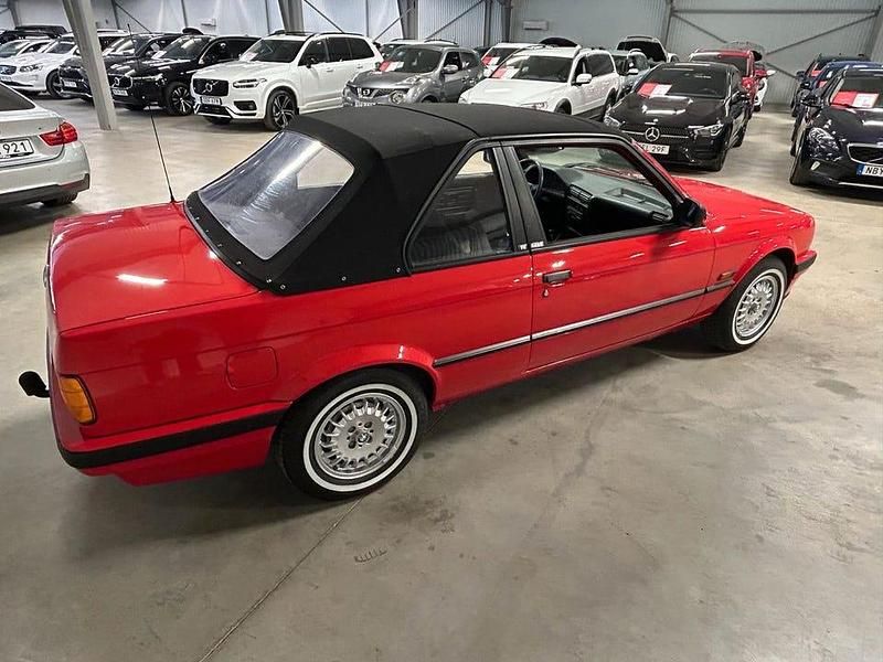 Begagnad BMW 316 99 HK (72 kW) 1990 Röd Cab