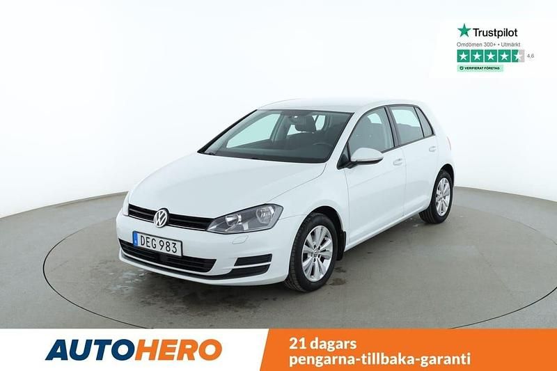 Vit Begagnad 2014 VW Golf VII Halvkombi | 104 000 kr (Marknadspris) - Bild 1/4