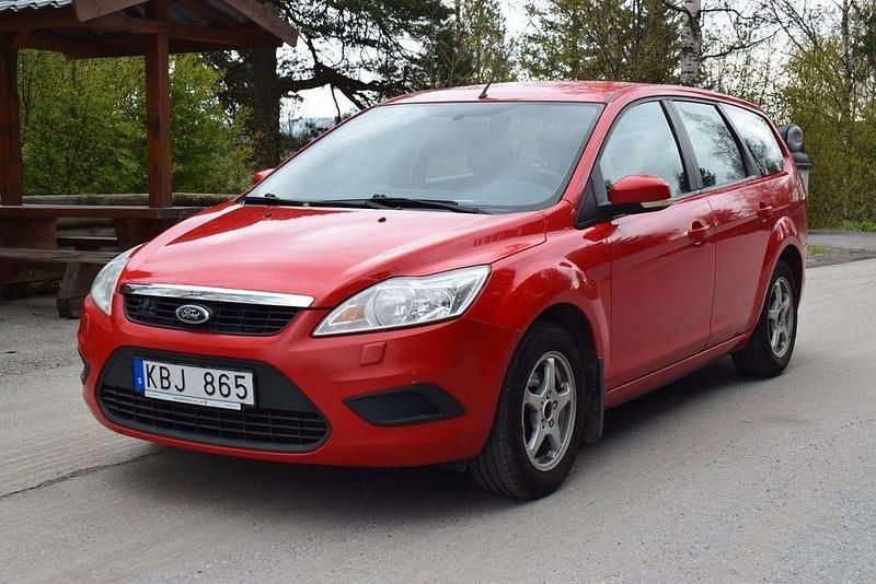Röd Begagnad 2010 Ford Focus Kombi | 35 000 kr (Dyr) - Bild 1/4