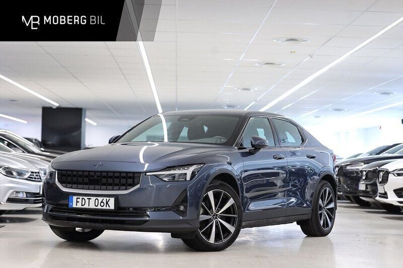 Mörkblå Begagnad 2021 Polestar 2 Pilot Sedan | 369 900 kr (Marknadspris) - Bild 1/3