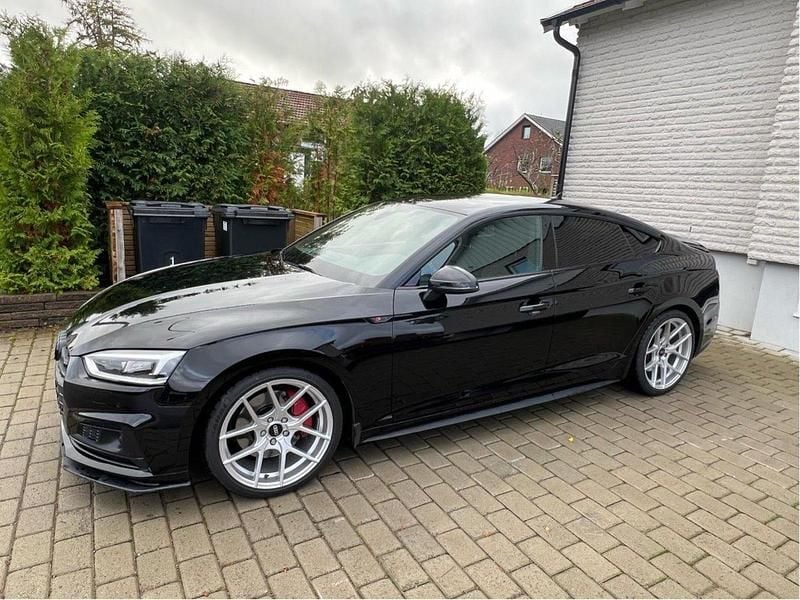Svart Begagnad 2019 Audi A5 Design Sportkupé | 285 000 kr (Marknadspris) - Bild 1/4
