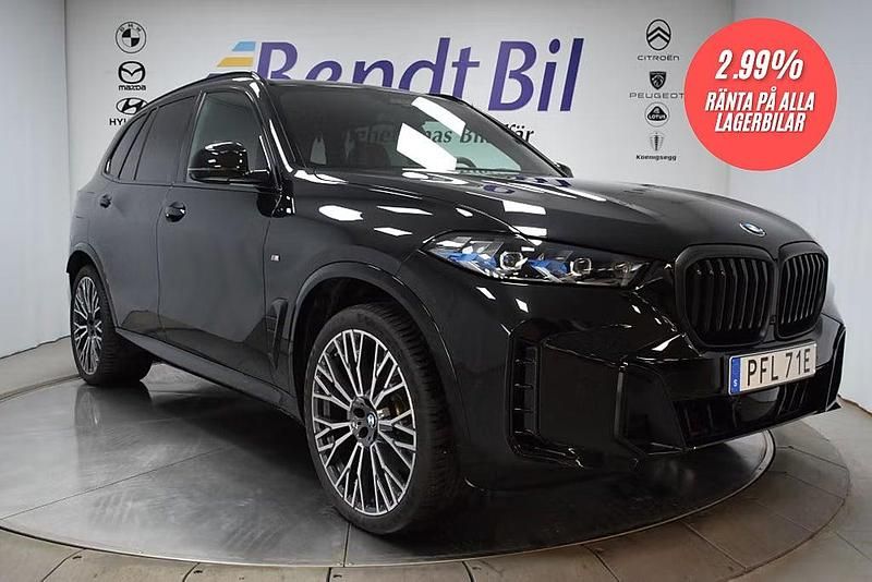 Safirsvart metallic Begagnad 2024 BMW X5 Comfort Edition SUV | 929 500 kr (Marknadspris) - Bild 1/4