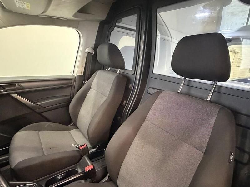 Begagnad VW Caddy 102 HK (75 kW) 2020 Vit Minibuss