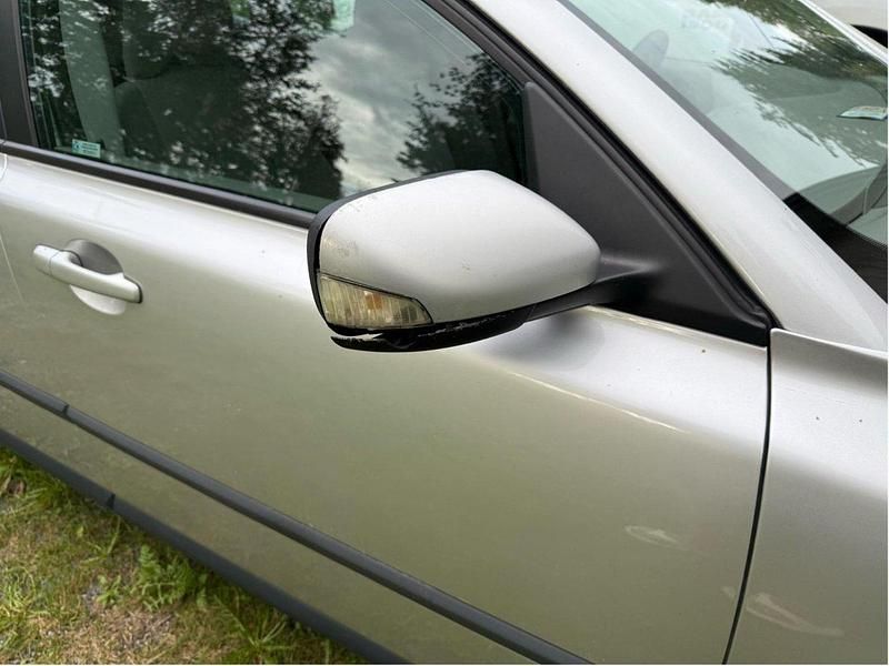 Grå Begagnad 2005 Volvo V50 Kombi | 22 000 kr (Superpris) - Bild 1/4