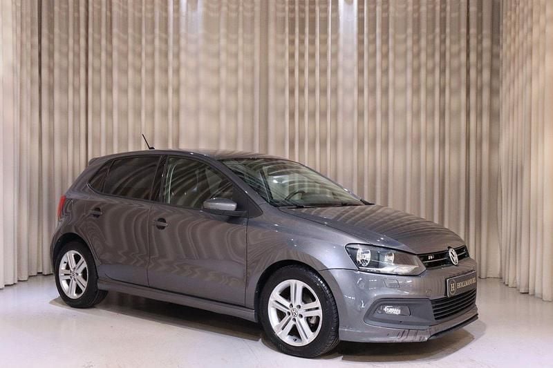 Mörkgrå Begagnad 2013 VW Polo R-line Halvkombi | 109 900 kr (Dyr) - Bild 1/4