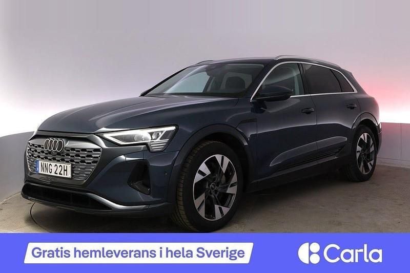 Blå Begagnad 2024 Audi Q8 e-tron Proline SUV | 578 990 kr (Superpris) - Bild 1/4