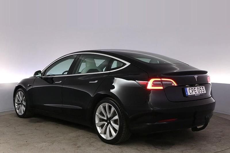 Begagnad Tesla Model 3 Long Range AWD 366 kW (498 HK) 2019 Svart Sedan
