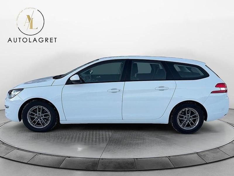 Begagnad Peugeot 308 SW Active 110 HK (80 kW) 2015 Vit Kombi