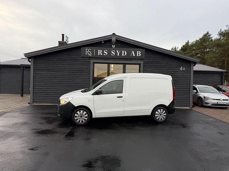 Vit Begagnad 2018 Dacia Dokker Express Van | 69 000 kr (Marknadspris) - Bild 1/4