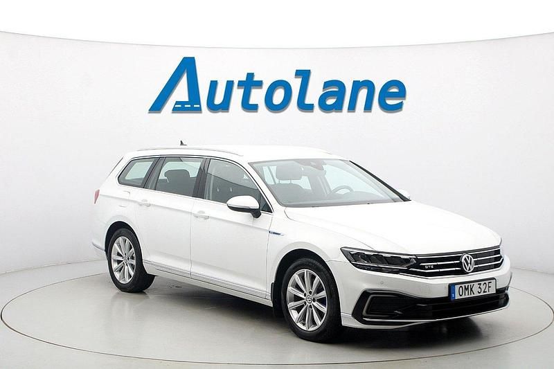 Vit Begagnad 2019 VW Passat GTE Kombi | 189 900 kr (Marknadspris) - Bild 1/4