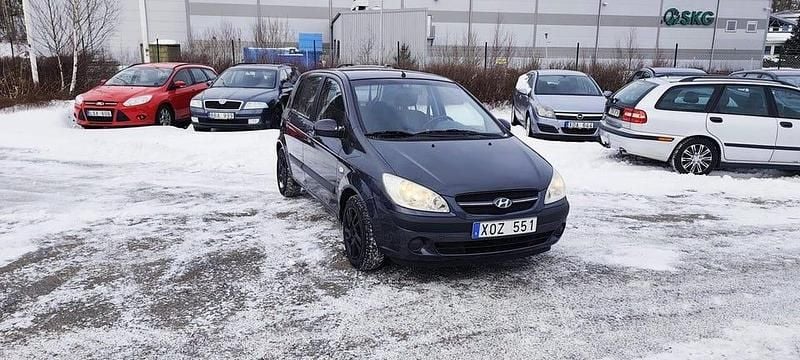 Grå Begagnad 2006 Hyundai Getz Halvkombi | 34 900 kr (Marknadspris) - Bild 1/4