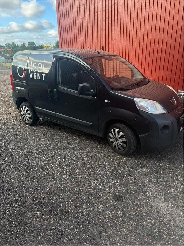 Grå Begagnad 2011 Peugeot Bipper Minibuss | 29 999 kr (Marknadspris) - Bild 1/4