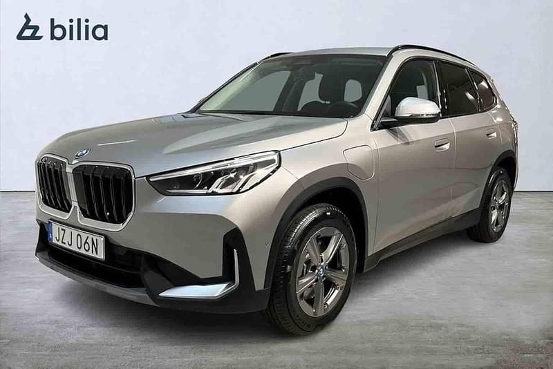 Grå Begagnad 2025 BMW X1 Shadowline SUV | 495 900 kr - Bild 1/1
