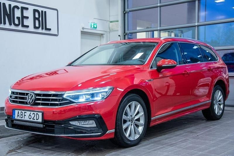 Begagnad VW Passat R-line 190 HK (139 kW) 2020 Röd Kombi