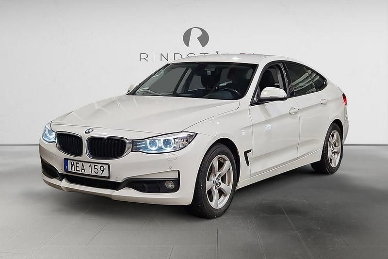 Vit Begagnad 2015 BMW 320 Gran Turismo Halvkombi | 139 900 kr (Bra pris) - Bild 1/3