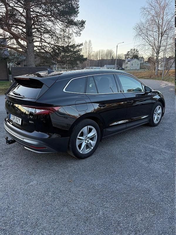Begagnad Skoda Enyaq iV 194 kW (265 HK) 2022 Svart SUV
