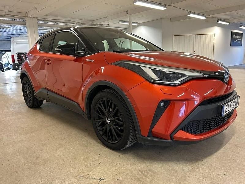 Begagnad Toyota C-HR Edition 184 HK (135 kW) 2019 Orange SUV