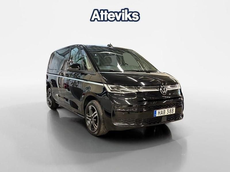 Svart Begagnad 2022 VW Multivan Van | 449 900 kr (Lite dyr) - Bild 1/4