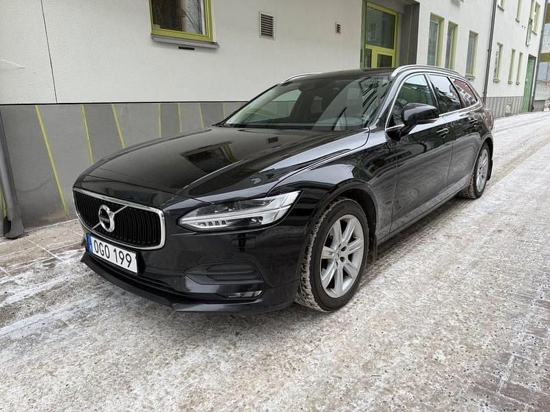 Svart Begagnad 2016 Volvo V90 Momentum Kombi | 142 500 kr (Bra pris) - Bild 1/4