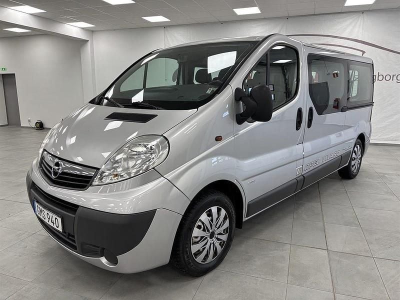 Begagnad Opel Vivaro 117 HK (86 kW) 2008 Grå Minibuss