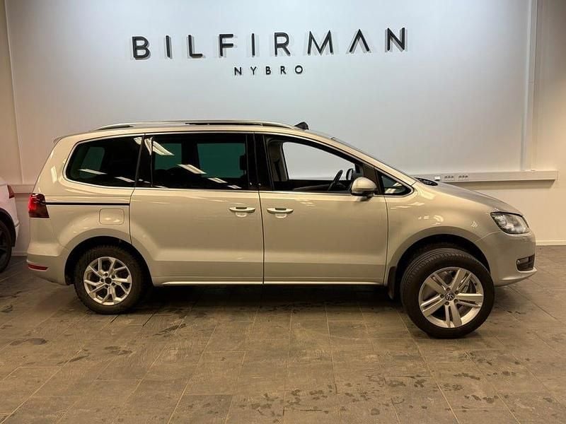 Begagnad VW Sharan 150 HK (110 kW) 2015 Silver Minibuss