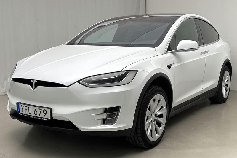 Vit Begagnad 2017 Tesla Model X SUV | 276 000 kr - Bild 1/4