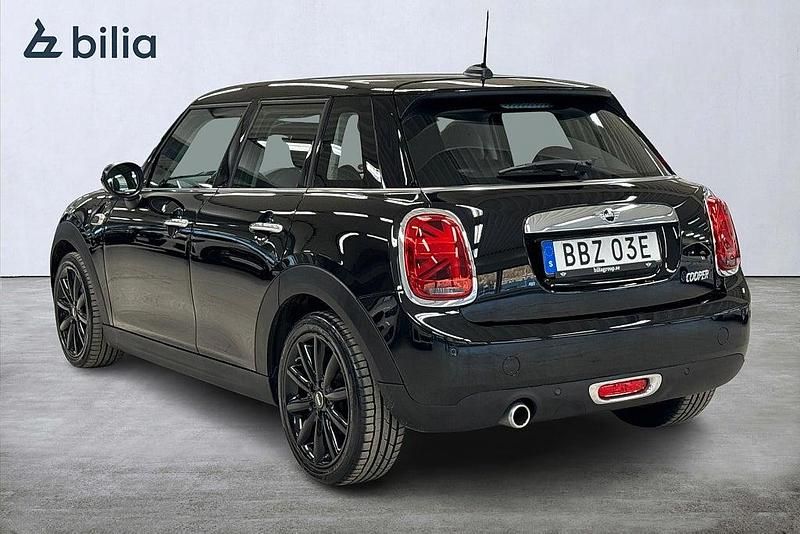Begagnad Mini Cooper 136 HK (100 kW) 2020 Svart Halvkombi