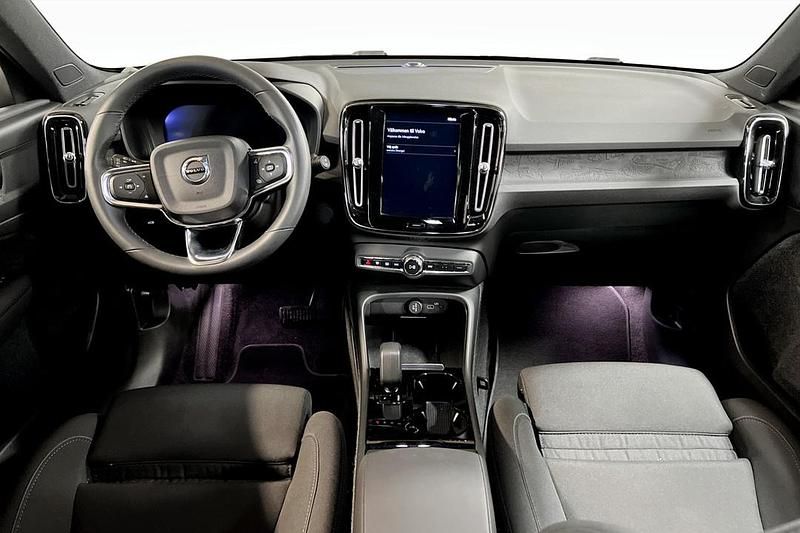 Begagnad Volvo XC40 Single Motor 175 kW (238 HK) 2023 Vit SUV
