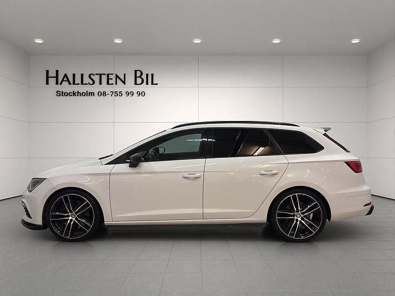 Nevada white Begagnad 2018 Cupra Leon Kombi | 239 000 kr (Bra pris) - Bild 1/4