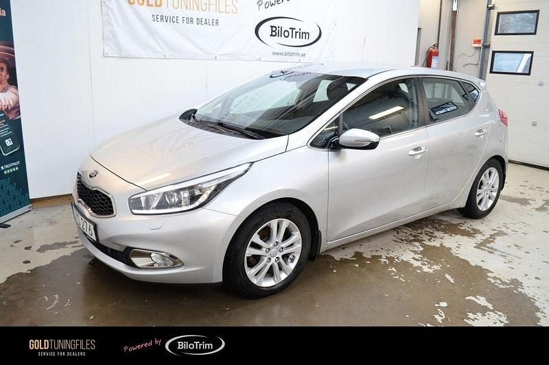 Grå Begagnad 2015 Kia Ceed Comfort Halvkombi | 84 900 kr (Bra pris) - Bild 1/4