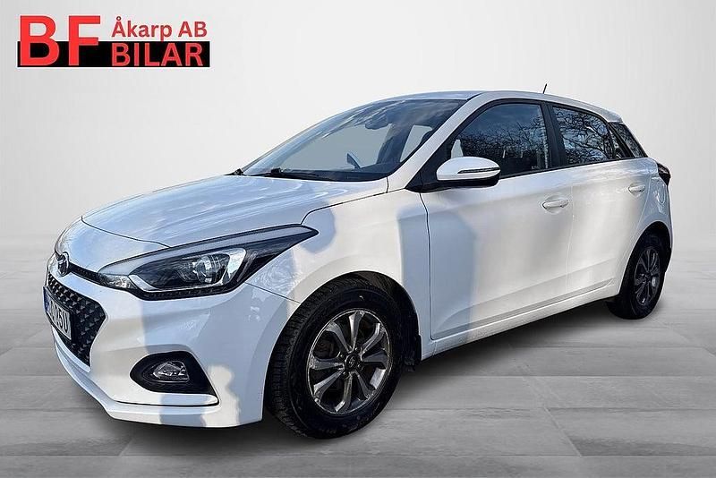 Vit Begagnad 2019 Hyundai i20 Premium Halvkombi | 132 500 kr (Lite dyr) - Bild 1/4